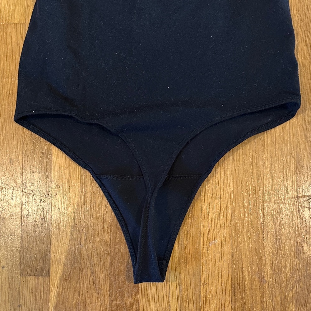 *last chance* Abercrombie & Fitch | Women’s Black Tank Top Bodysuit - Picture 15 of 15